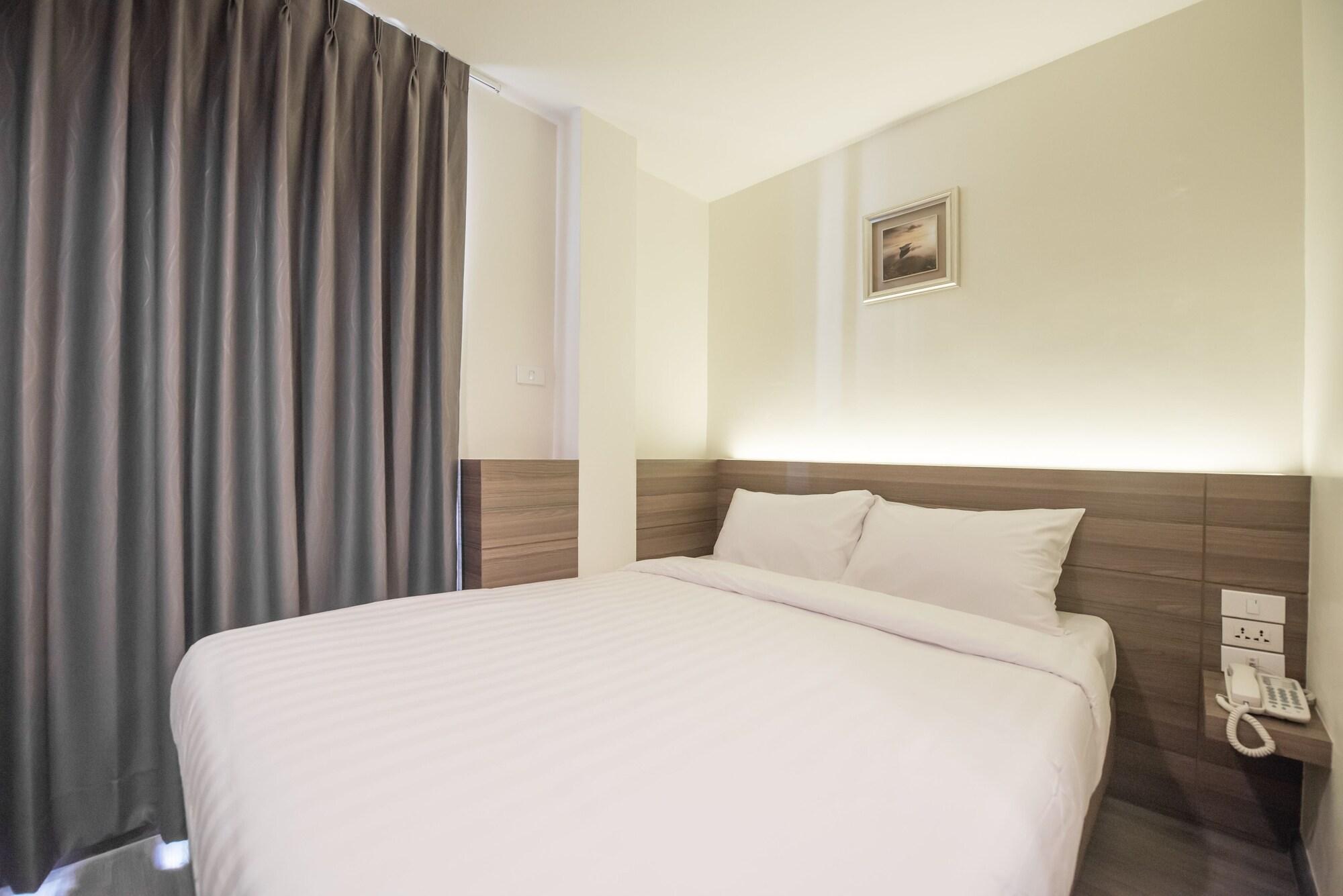 Sovereign Group Hotel At Pratunam Bangkok Extérieur photo