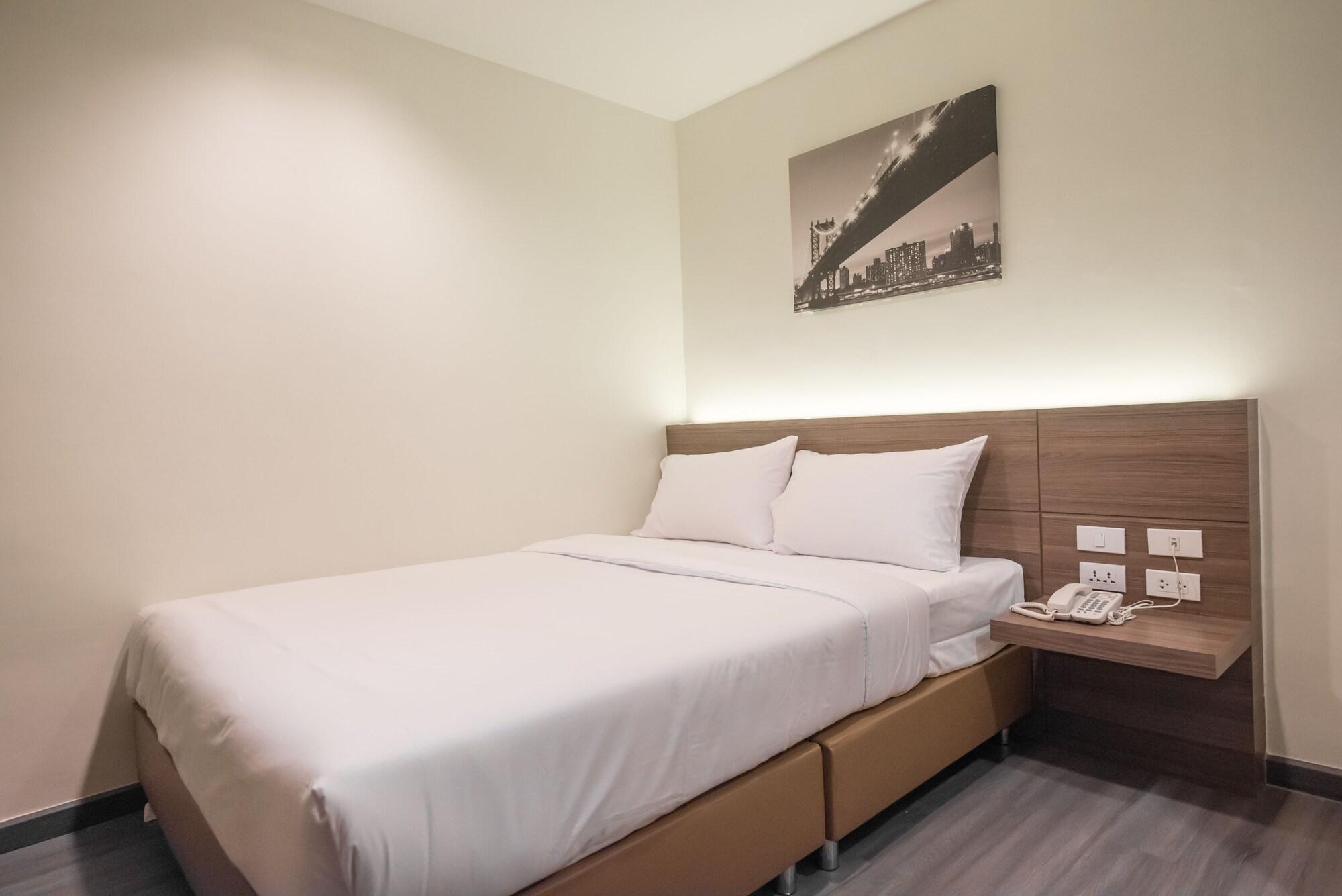 Sovereign Group Hotel At Pratunam Bangkok Extérieur photo