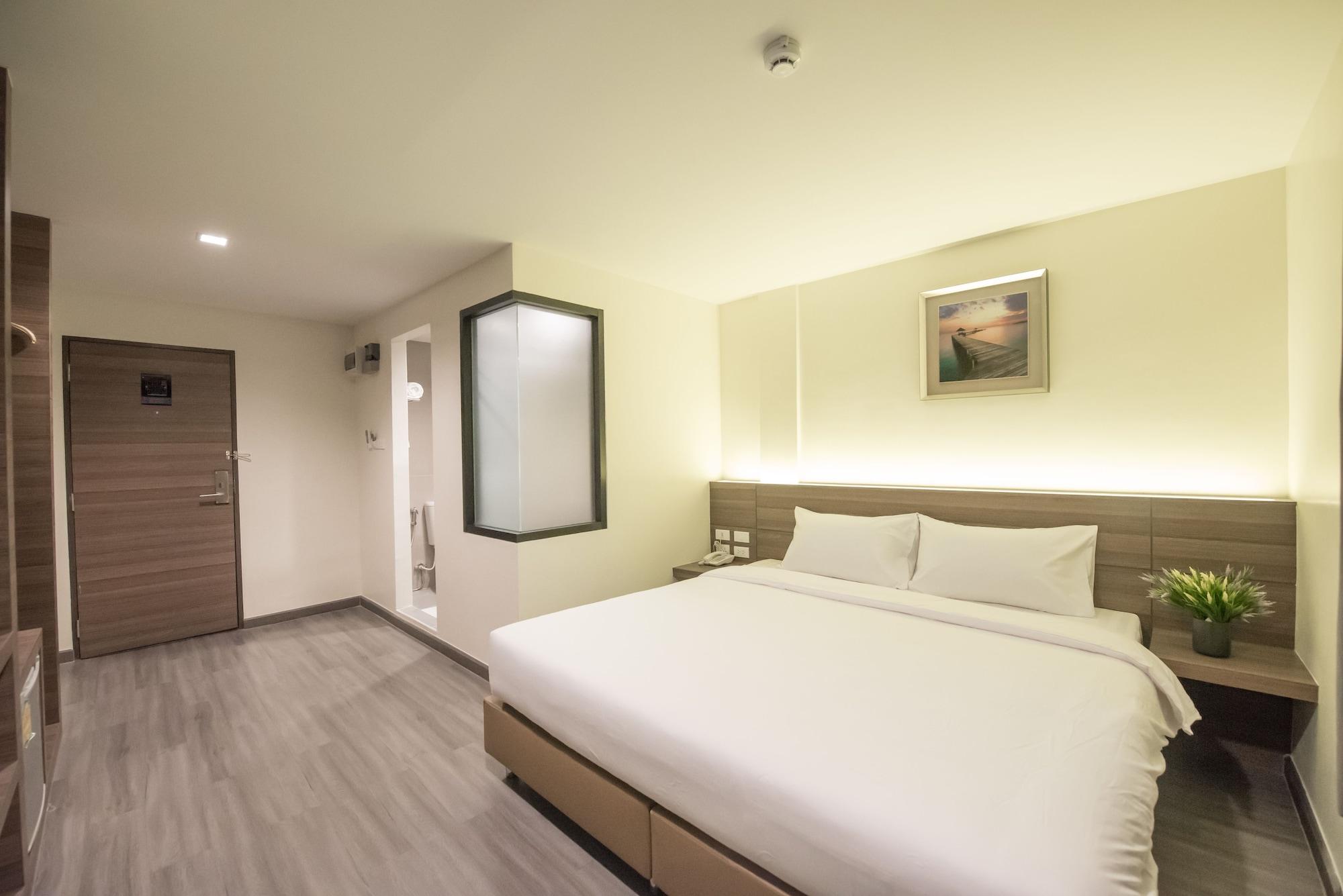 Sovereign Group Hotel At Pratunam Bangkok Extérieur photo