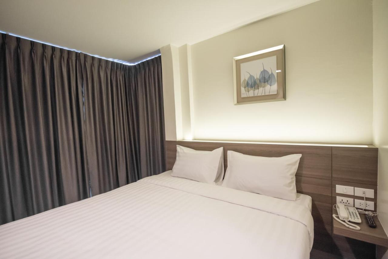 Sovereign Group Hotel At Pratunam Bangkok Extérieur photo